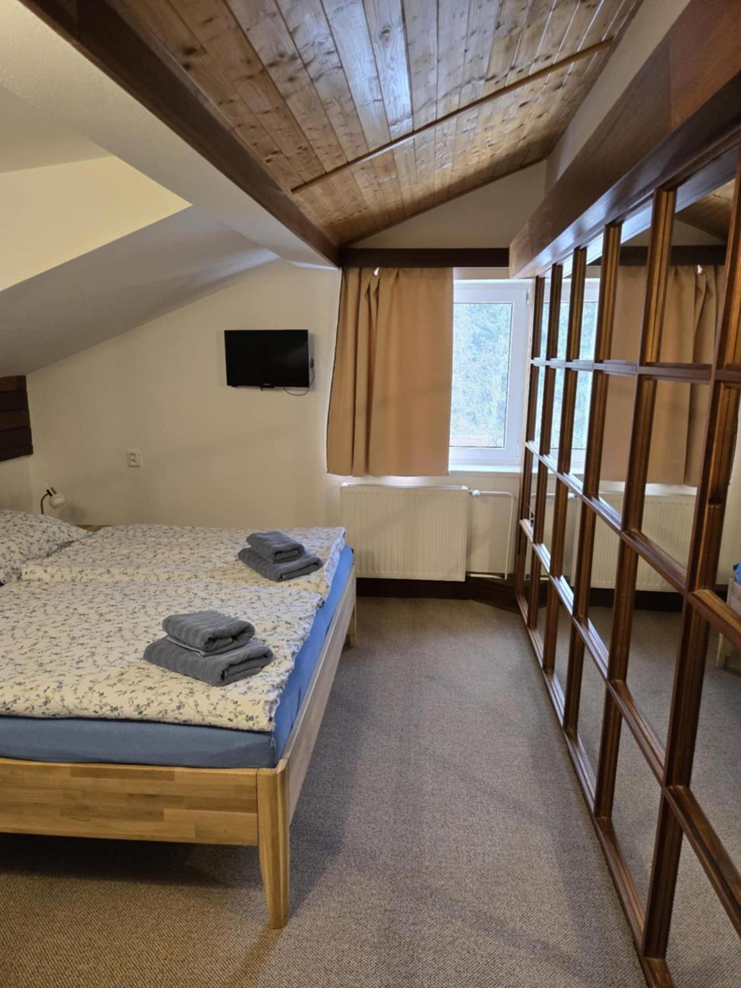 Hotel A Penzion Pegas Vlachovice Eksteriør bilde